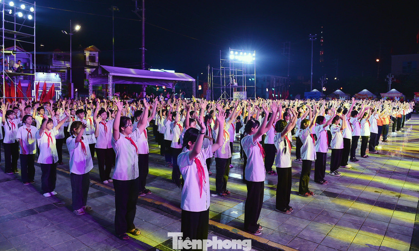 Đây là hoạt động trong khuôn khổ Liên hoan “Chiến sĩ nhỏ Điện Biên" toàn quốc lần thứ V năm 2024 và Hành trình “Điện Biên Phủ - Khát vọng non sông”. Ảnh: Xuân Tùng