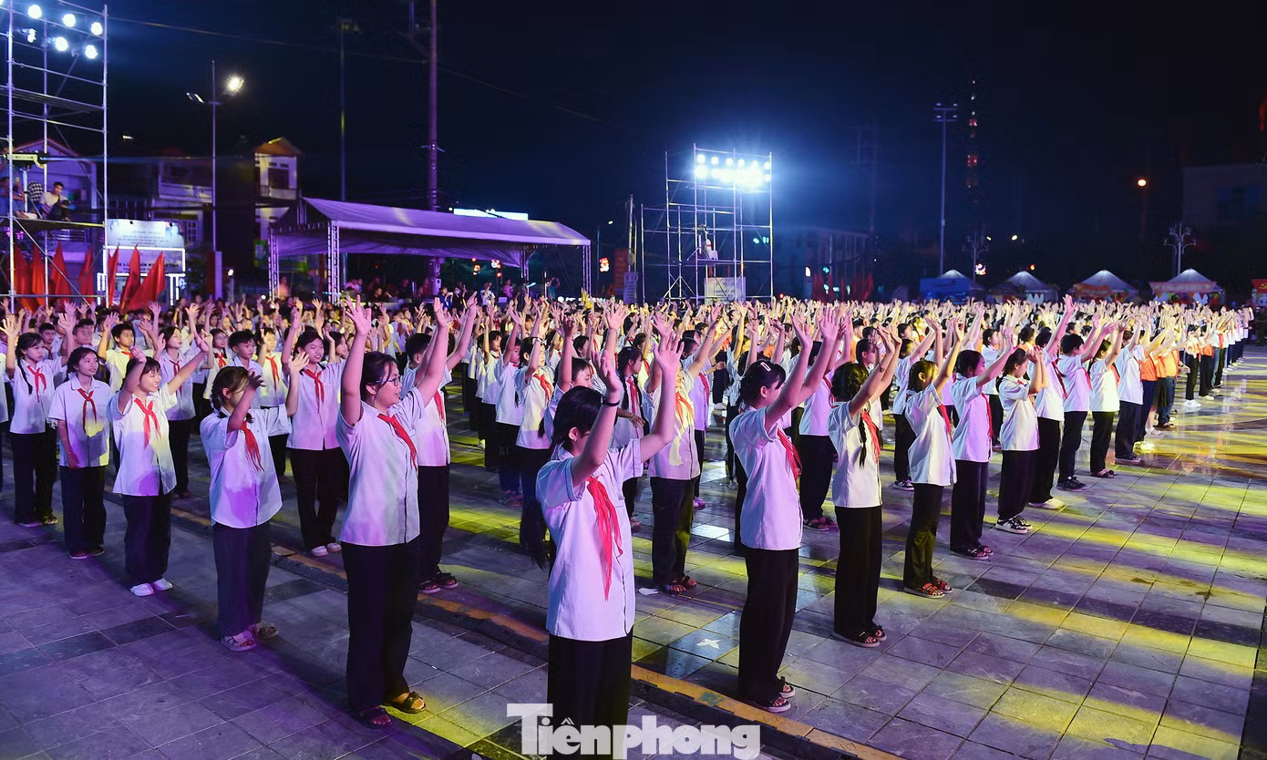 Đây là hoạt động trong khuôn khổ Liên hoan “Chiến sĩ nhỏ Điện Biên" toàn quốc lần thứ V năm 2024 và Hành trình “Điện Biên Phủ - Khát vọng non sông”. Ảnh: Xuân Tùng