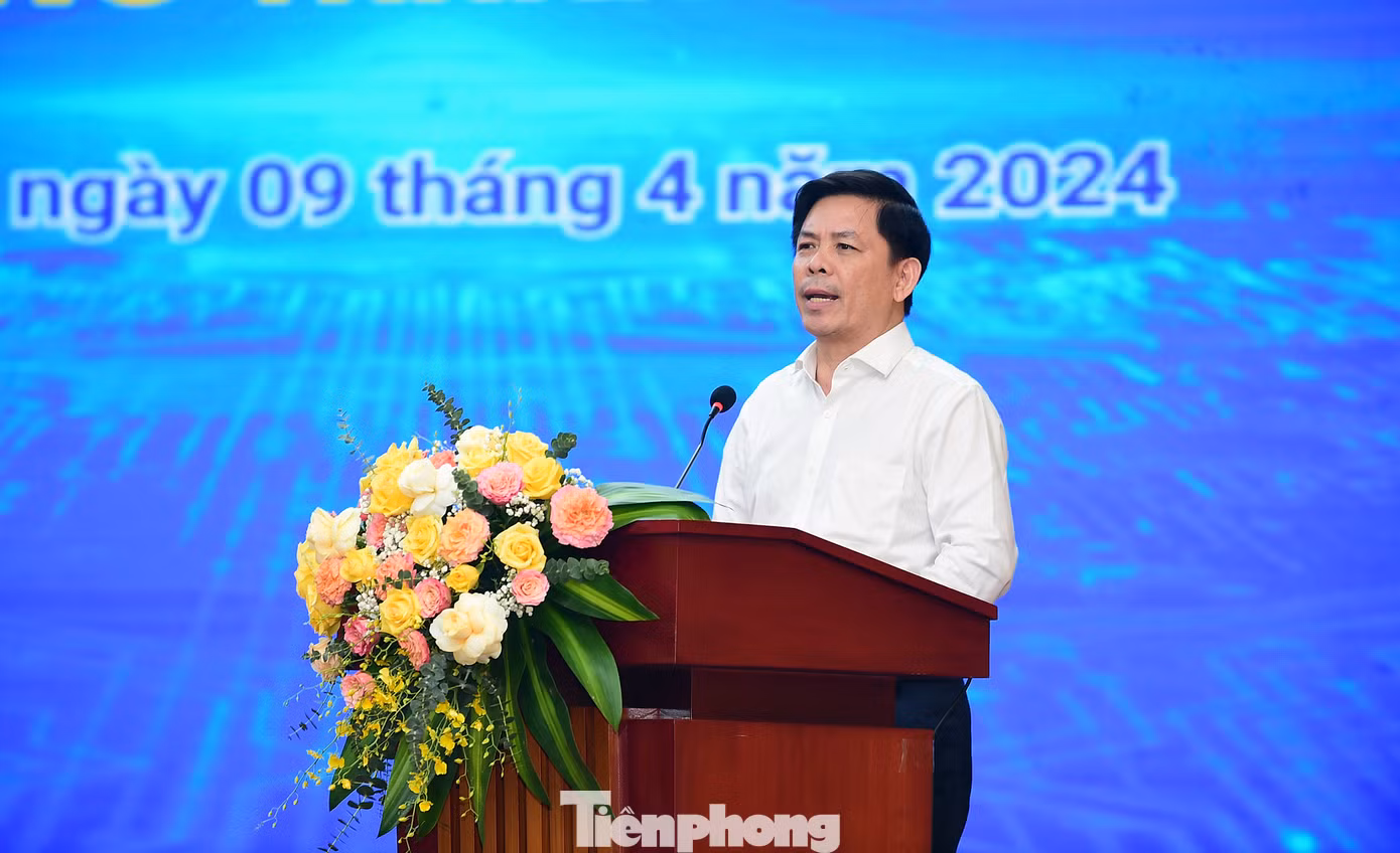 Bí thư Đảng uỷ Khối Các cơ quan T.Ư Nguyễn Văn Thể phát biểu. Ảnh: Xuân Tùng