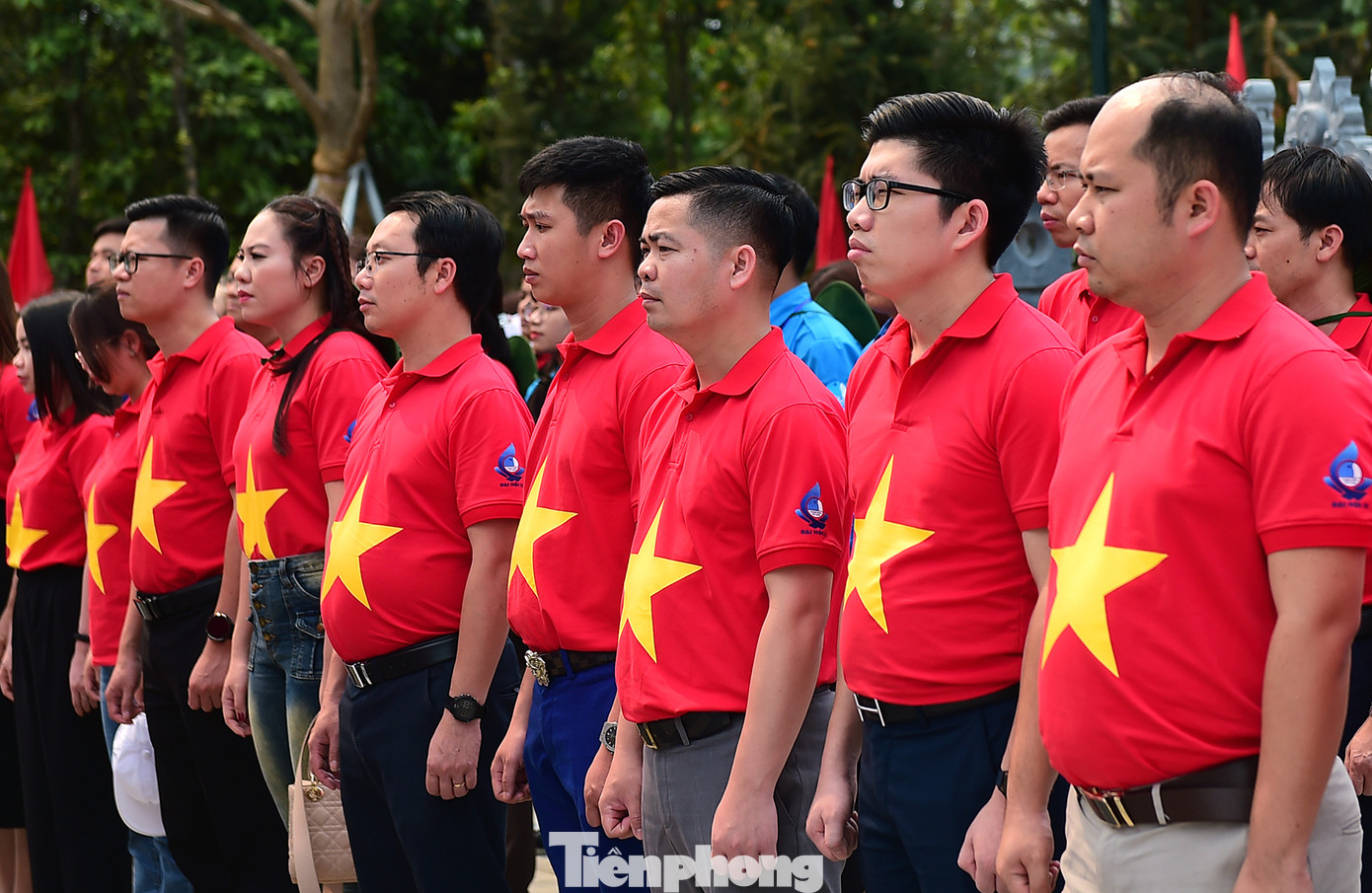 Các đại biểu dâng hương, tưởng nhớ các Anh hùng liệt sĩ tại Đền thờ Liệt sĩ Khu di tích lịch sử - văn hóa Đèo Pha Đin. Ảnh: Xuân Tùng Các đại biểu dâng hương, tưởng nhớ các Anh hùng liệt sĩ tại Đền thờ Liệt sĩ Khu di tích lịch sử - văn hóa Đèo Pha Đin. Ảnh: Xuân Tùng