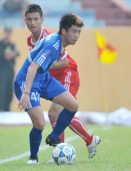 Lee Nguyễn quay về với cố hương, với V-League cũng là bởi anh không tìm được một bến đỗ khác khả quan hơn Randers FC. Lee Nguyễn quay về với cố hương, với V-League cũng là bởi anh không tìm được một bến đỗ khác khả quan hơn Randers FC