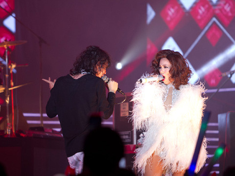 Phương Vy còn tự tin song ca cùng Sho - trưởng nhóm rock Okamoto's ca khúc I Love Rock and Roll