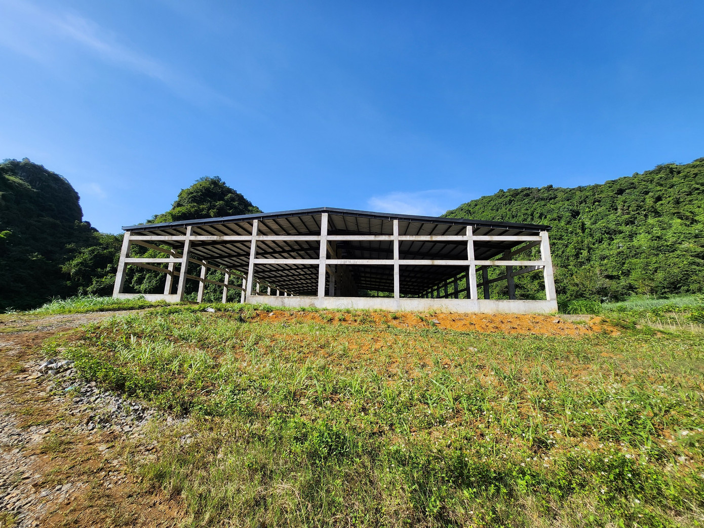 Hạng mục trong khu vực xử lý rác thải bị bỏ hoang.