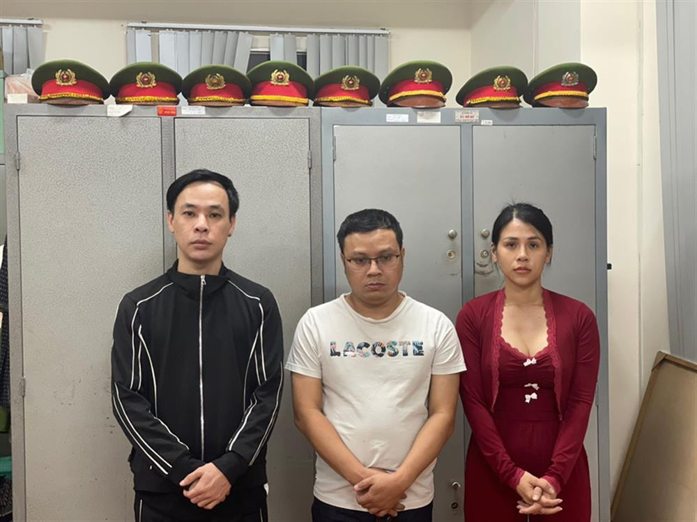 Các đối tượng cầm đầu đường dây môi giới mại dâm vừa bị bắt giữ.