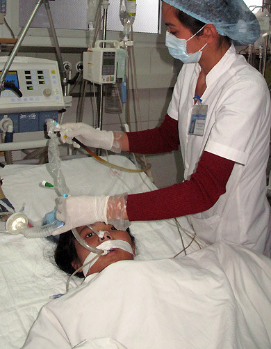 Nếu tiếp tục được điều trị thì sản phụ nhí còn cơ hội sống. Ảnh: P.T.. Nếu tiếp tục được điều trị thì sản phụ nhí còn cơ hội sống. Ảnh: P.T.