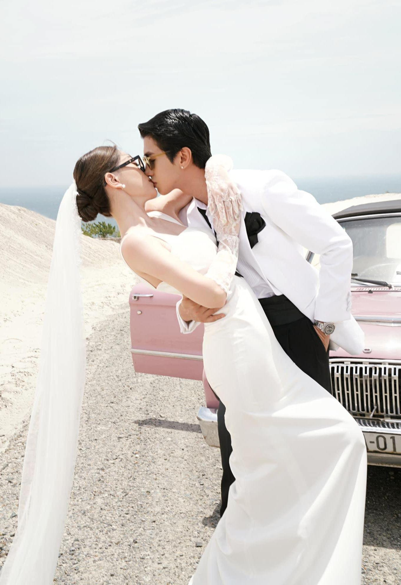 Loạt khoảnh khắc của cặp á hậu - diễn viên. Loạt khoảnh khắc của cặp á hậu - diễn viên.