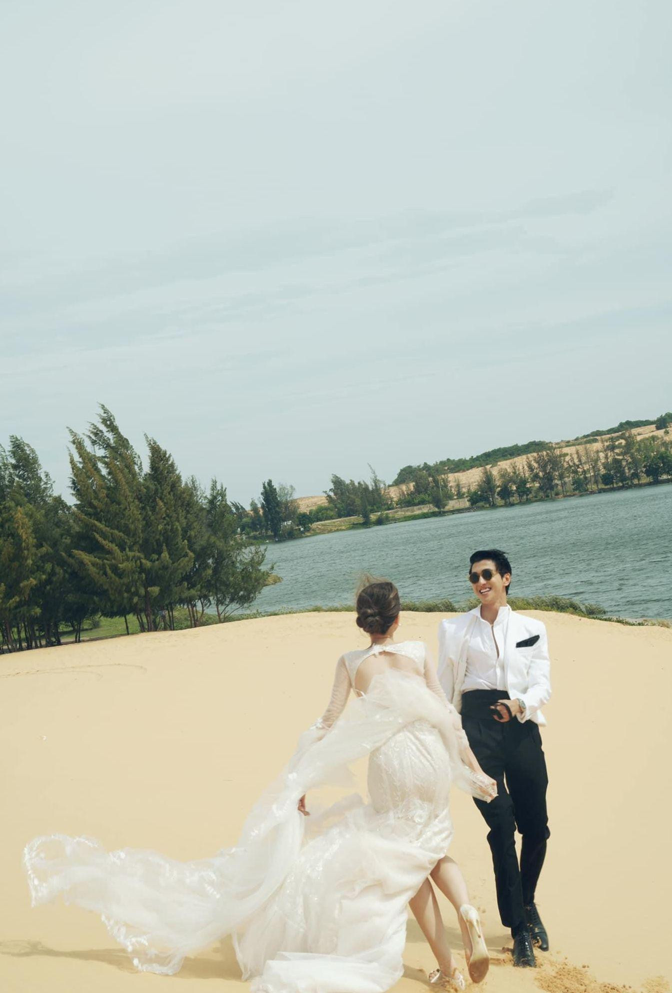 Bình An thường xuyên vào vai những chàng trai đa tình trên màn ảnh. Nam diễn viên khẳng định bất cứ phim nào anh tham gia đều có cảnh hôn và cảnh thân mật với diễn viên nữ. Tuy nhiên, Phương Nga đặt sự tin tưởng tuyệt đối ở bạn trai. Bình An thường xuyên vào vai những chàng trai đa tình trên màn ảnh. Nam diễn viên khẳng định bất cứ phim nào anh tham gia đều có cảnh hôn và cảnh thân mật với diễn viên nữ. Tuy nhiên, Phương Nga đặt sự tin tưởng tuyệt đối ở bạn trai.