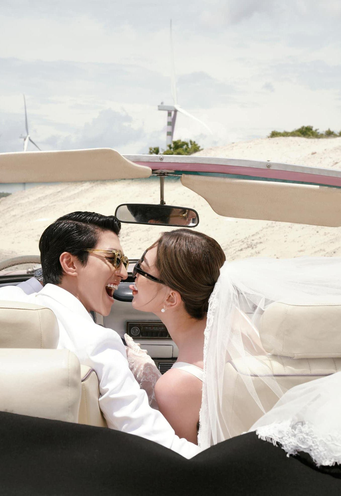 Chia sẻ với Tiền Phong, Bình An cho biết đám cưới của anh và Phương Nga diễn ra ngày 21/10 tại Hà Nội. Trước đó, hai bên gia đình tổ chức đám hỏi và lễ rước dâu theo thủ tục truyền thống nhưng trong không gian riêng tư. Chia sẻ với Tiền Phong, Bình An cho biết đám cưới của anh và Phương Nga diễn ra ngày 21/10 tại Hà Nội. Trước đó, hai bên gia đình tổ chức đám hỏi và lễ rước dâu theo thủ tục truyền thống nhưng trong không gian riêng tư.