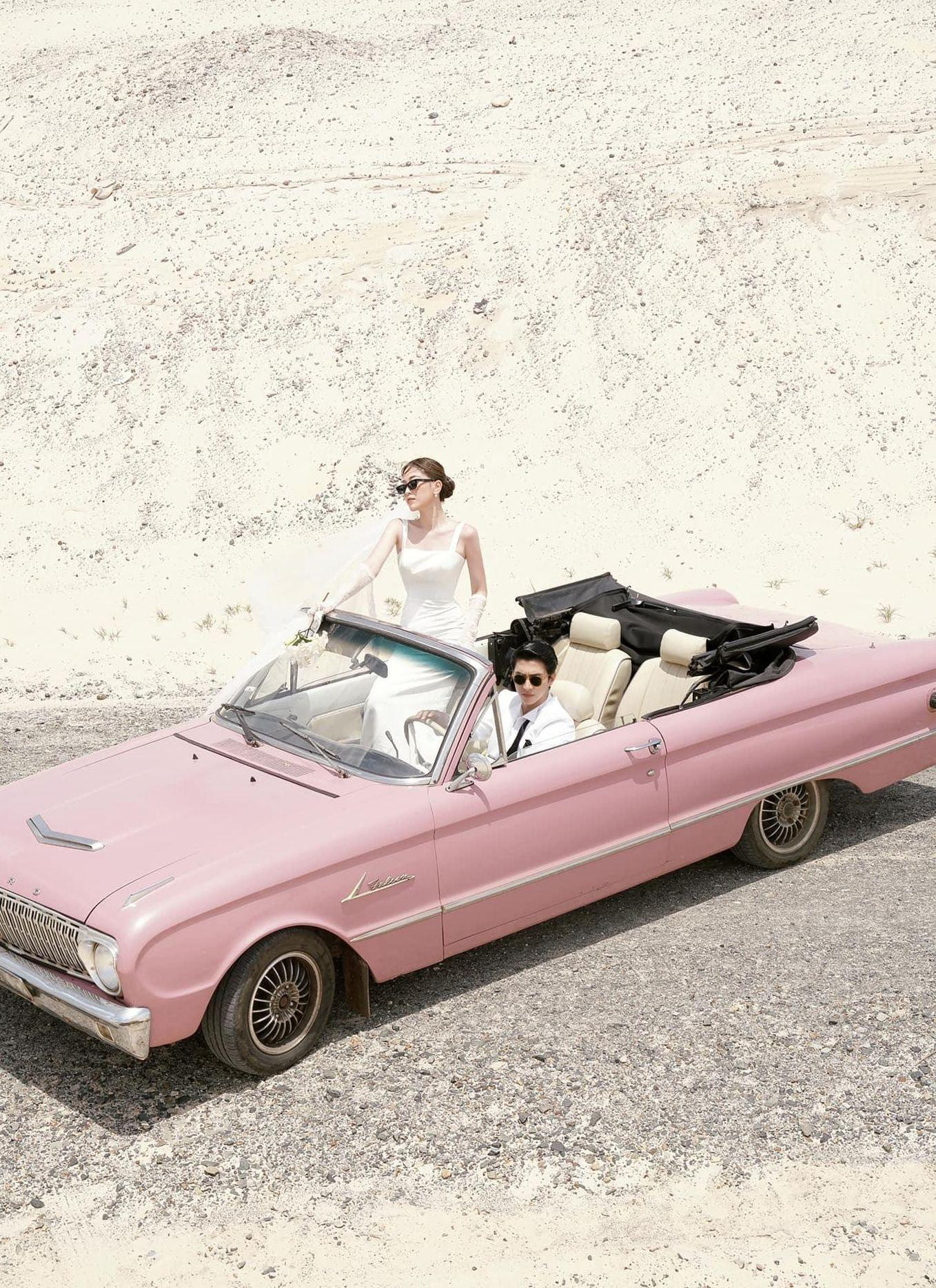 Phương Nga- Bình An đã đăng kí kết hôn ngày 16/9. Đây cũng chính là ngày Phương Nga giành ngôi vị Á hậu 1 cuộc thi Hoa hậu Việt Nam 2018. Với Phương Nga, cô có thêm một dấu mốc ý nghĩa và quan trọng trong cuộc đời. Phương Nga- Bình An đã đăng kí kết hôn ngày 16/9. Đây cũng chính là ngày Phương Nga giành ngôi vị Á hậu 1 cuộc thi Hoa hậu Việt Nam 2018. Với Phương Nga, cô có thêm một dấu mốc ý nghĩa và quan trọng trong cuộc đời.