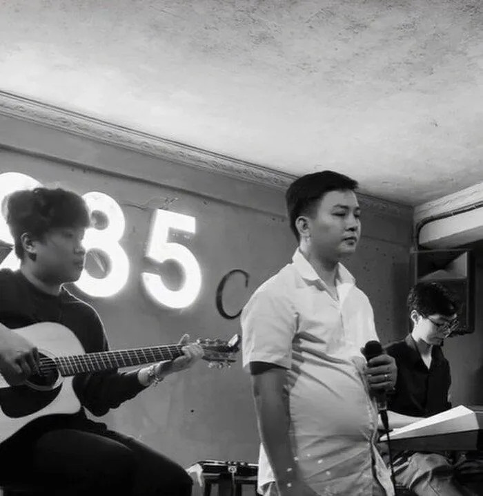 Hình ảnh khác lạ của Hoài Lâm. Ảnh chụp màn hình.