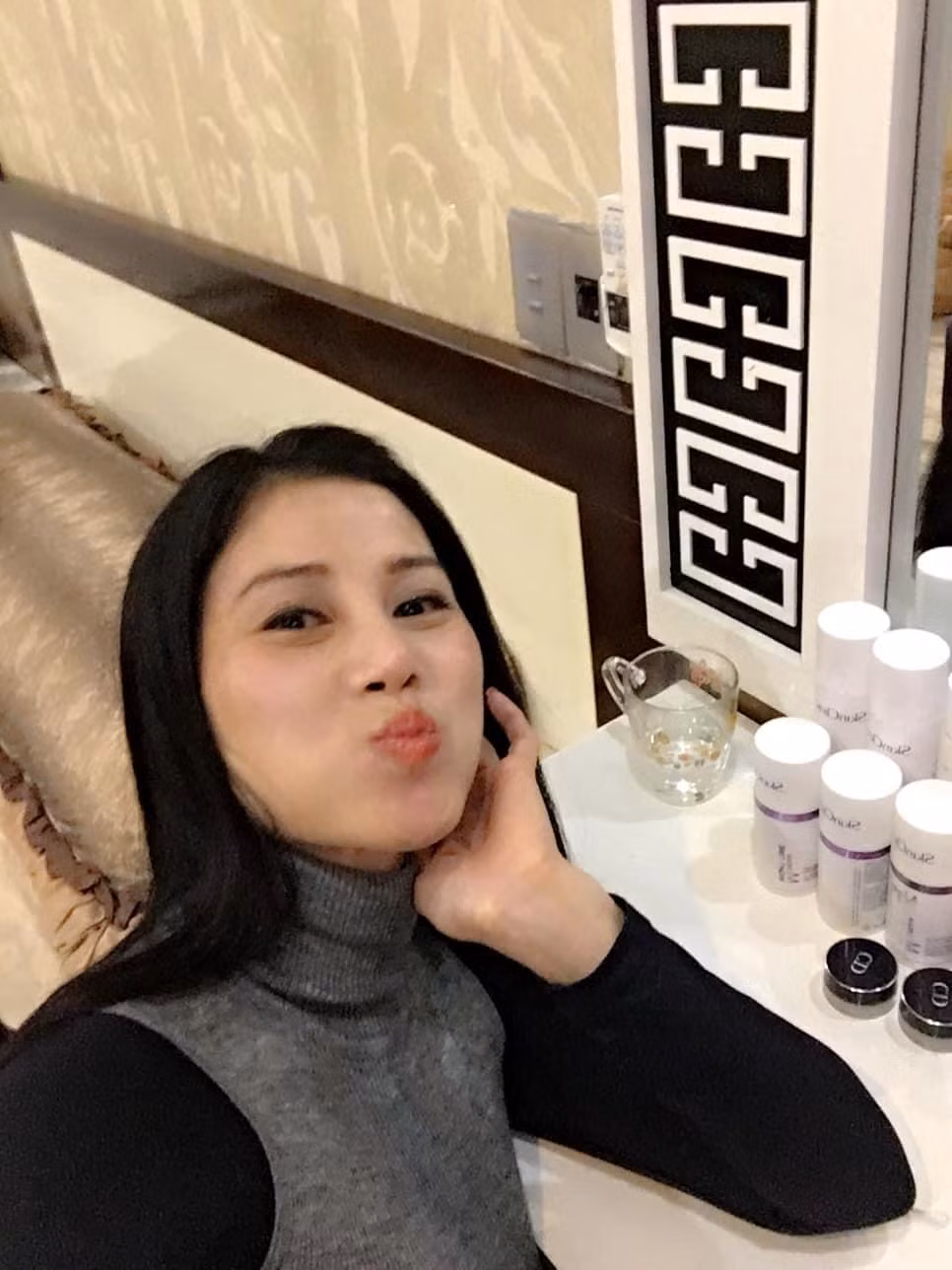 Có thể thấy, mẹ Phương Nhi khá hài hước, trẻ trung. Có thể thấy, mẹ Phương Nhi khá hài hước, trẻ trung.