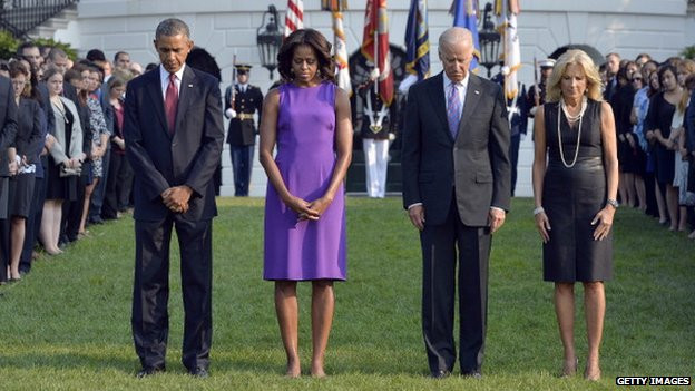 Tổng thống Obama, phó tổng thống Joe Biden cùng phu nhân dự lễ tưởng niệm các nạn nhân vụ khủng bố 11/9 tại Nhà Trắng