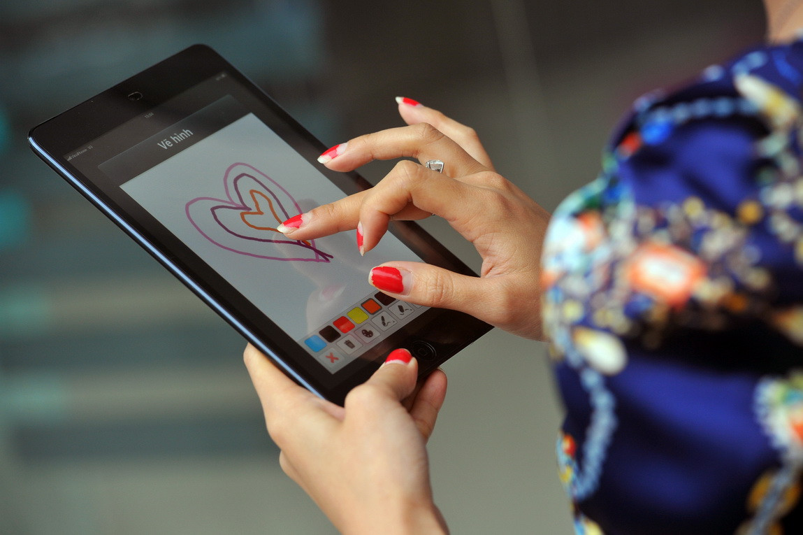 Vẽ hình ngay trên máy, rồi gửi cho bạn là một tính năng thú vị của Zalo