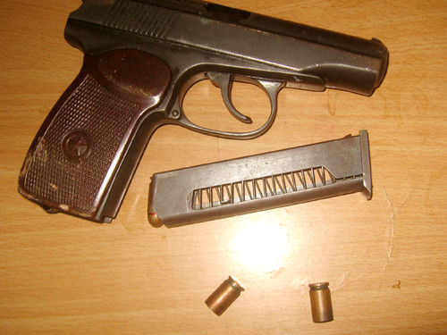 Khẩu súng K59 mà tên Hà dùng chống trả lực lượng chức năng . Ảnh: Minh Dương Khẩu súng K59 mà tên Hà dùng chống trả lực lượng chức năng