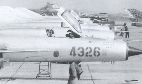 Mặc dù phải đối đầu với sức mạnh áp đảo hoàn toàn của Không quân Mỹ. Tuy nhiên “én bạc” MiG-21 vẫn dành được nhiều trận thắng lớn, bắn hạ hàng trăm máy bay địch, trong đó có cả B-52