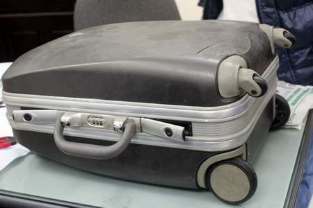 Vali tang vật thu giữ tại nhà đối tượng Hà