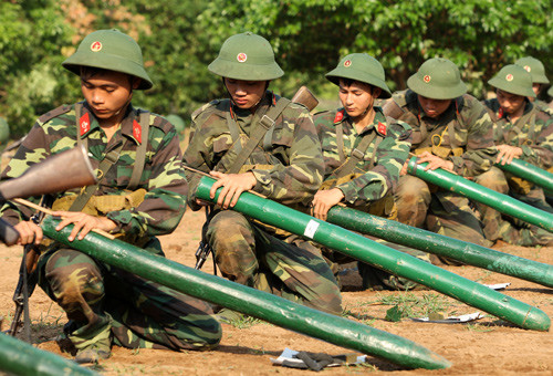 Luyện tập buộc lượng nổ dài