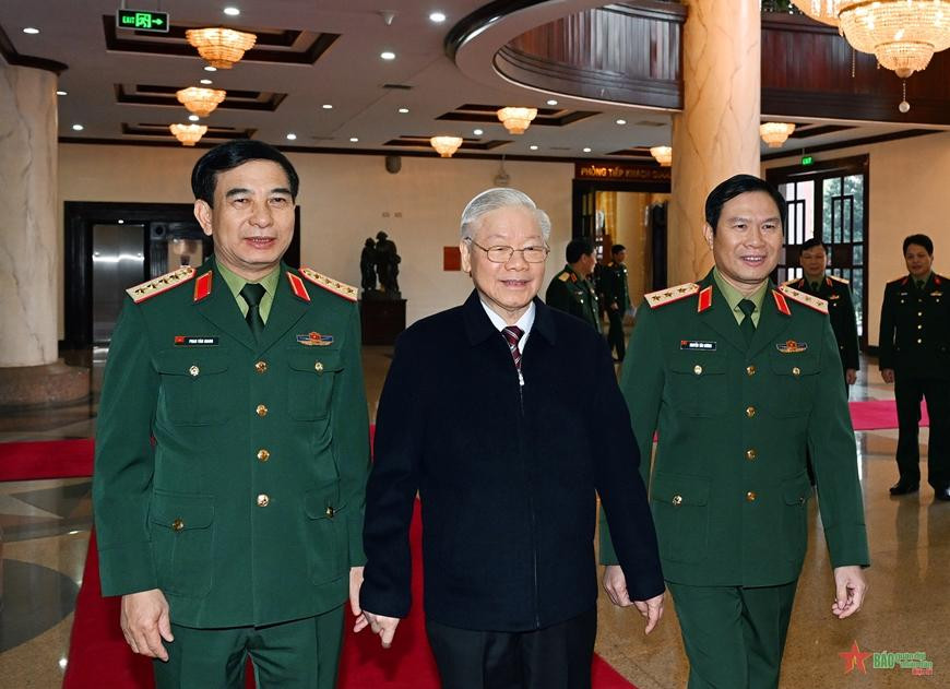 Tổng Bí thư Nguyễn Phú Trọng, Bí thư Quân ủy Trung ương, với lãnh đạo Bộ Quốc phòng. Tổng Bí thư Nguyễn Phú Trọng, Bí thư Quân ủy Trung ương, với lãnh đạo Bộ Quốc phòng.