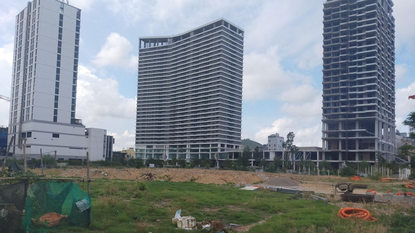 Chỉ trong vòng vài tháng, khu đất hơn 3.000 m2 xây cao ốc và trung tâm thương mại của CTCP Nông dược HAI ở TP HCM đã bị ngân hàng giảm hơn 39 tỷ đồng. (Ảnh minh họa, nguồn: Internet) Chỉ trong vòng vài tháng, khu đất hơn 3.000 m2 xây cao ốc và trung tâm thương mại của CTCP Nông dược HAI ở TP HCM đã bị ngân hàng giảm hơn 39 tỷ đồng. (Ảnh minh họa, nguồn: Internet)