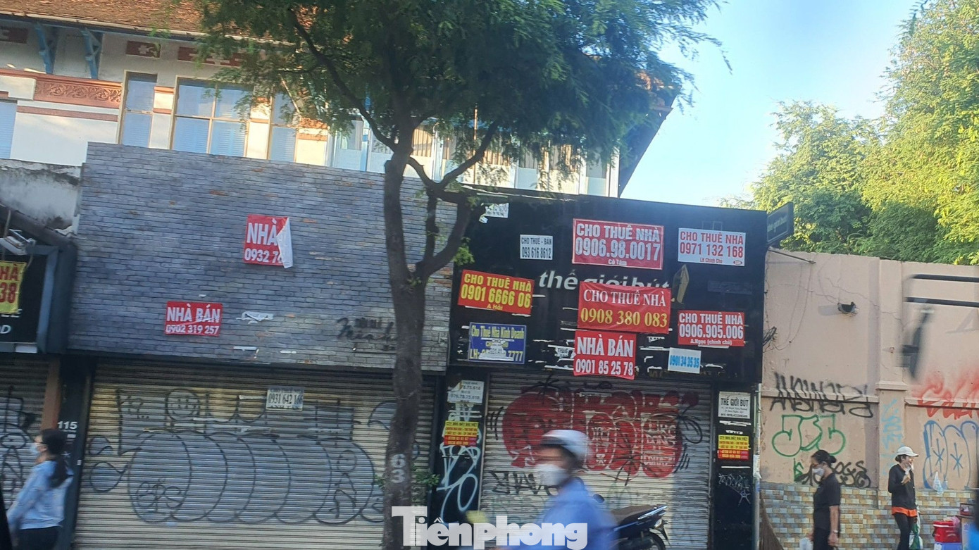 Tại Khánh Hòa và Đà Nẵng, lượng sản phẩm nhà đất cần rao bán tăng 40 - 43%. Còn Bình Dương, Bình Thuận, Lâm Đồng, số lượng tin rao bán nhà đất tăng trung bình từ 15 - 22%. Long An còn ghi nhận số tin rao bán nhà đất tăng 54% so với cùng thời điểm năm 2021. Tại Khánh Hòa và Đà Nẵng, lượng sản phẩm nhà đất cần rao bán tăng 40 - 43%. Còn Bình Dương, Bình Thuận, Lâm Đồng, số lượng tin rao bán nhà đất tăng trung bình từ 15 - 22%. Long An còn ghi nhận số tin rao bán nhà đất tăng 54% so với cùng thời điểm năm 2021.