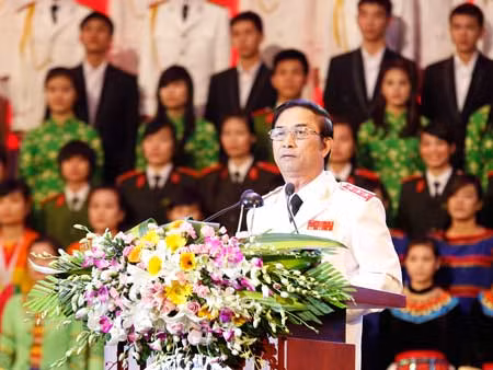 2-	Thượng tướng Đặng Văn Hiếu, UVTW Đảng, Thứ trưởng thường trực Bộ Công an phát biểu