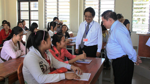 Thứ trưởng Bùi Văn Ga kiểm tra công tác tổ chức thi ĐH tại Đà Nẵng