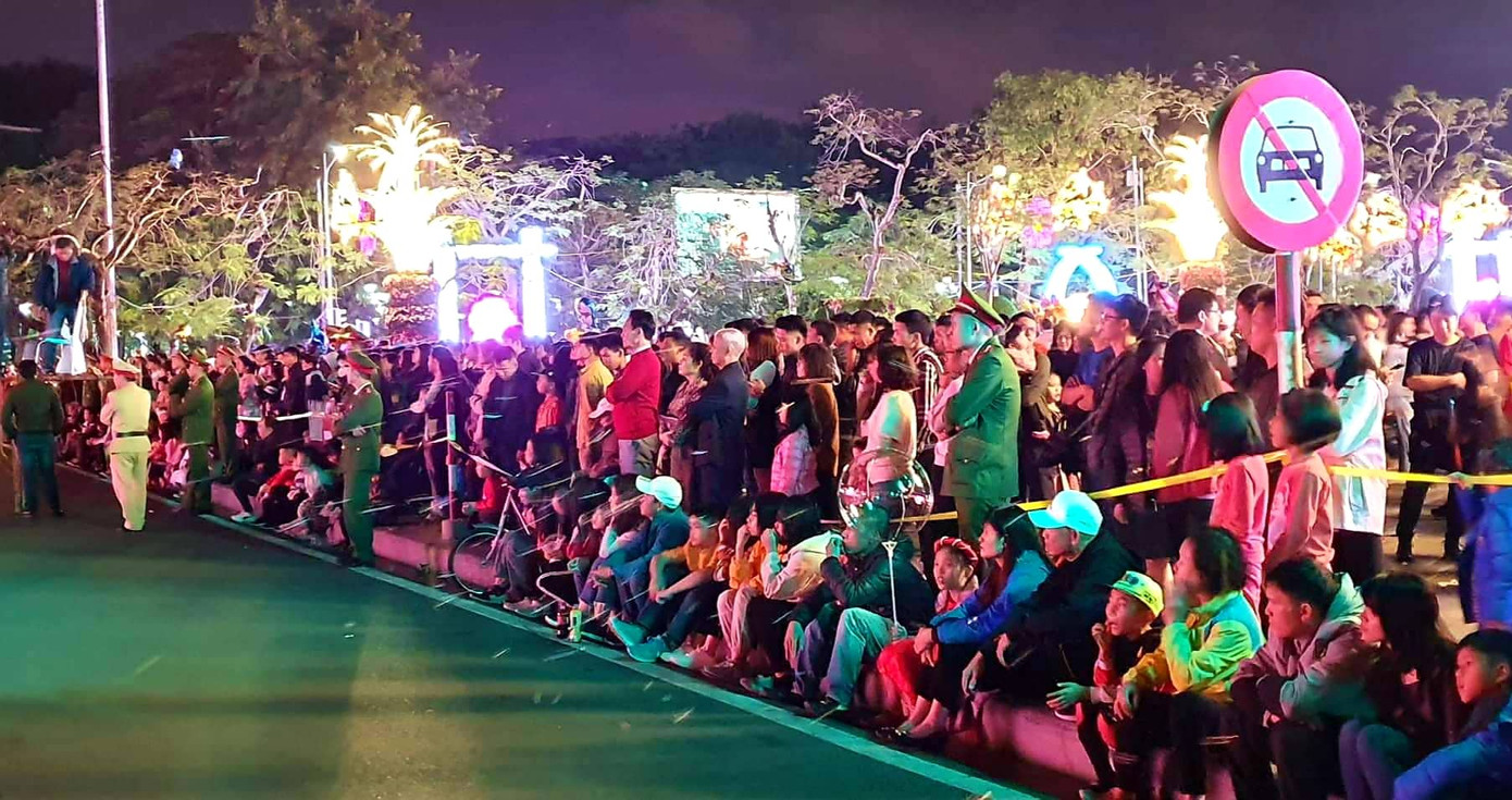 Cả nước đón Giao thừa Canh Tý 2020 ảnh 38