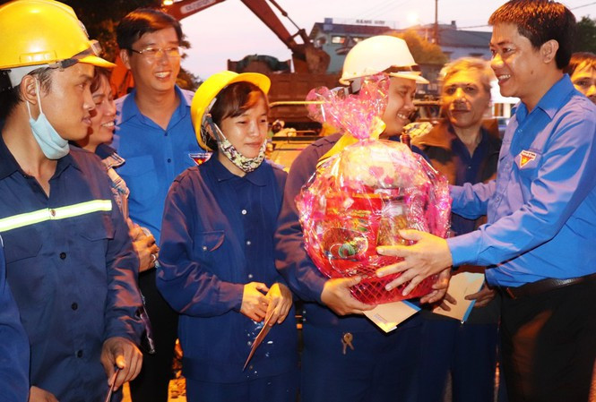 Cả nước đón Giao thừa Canh Tý 2020 ảnh 57