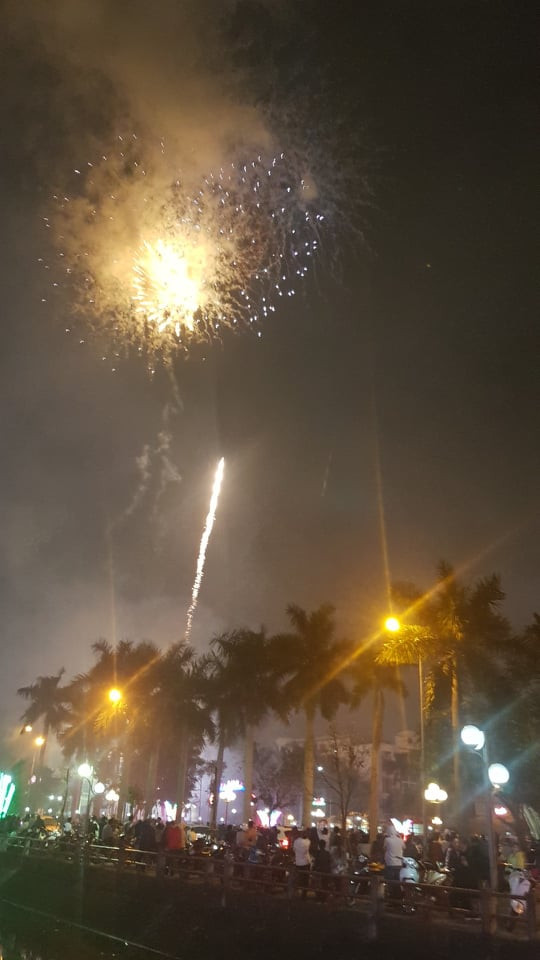 Cả nước đón Giao thừa Canh Tý 2020 ảnh 17