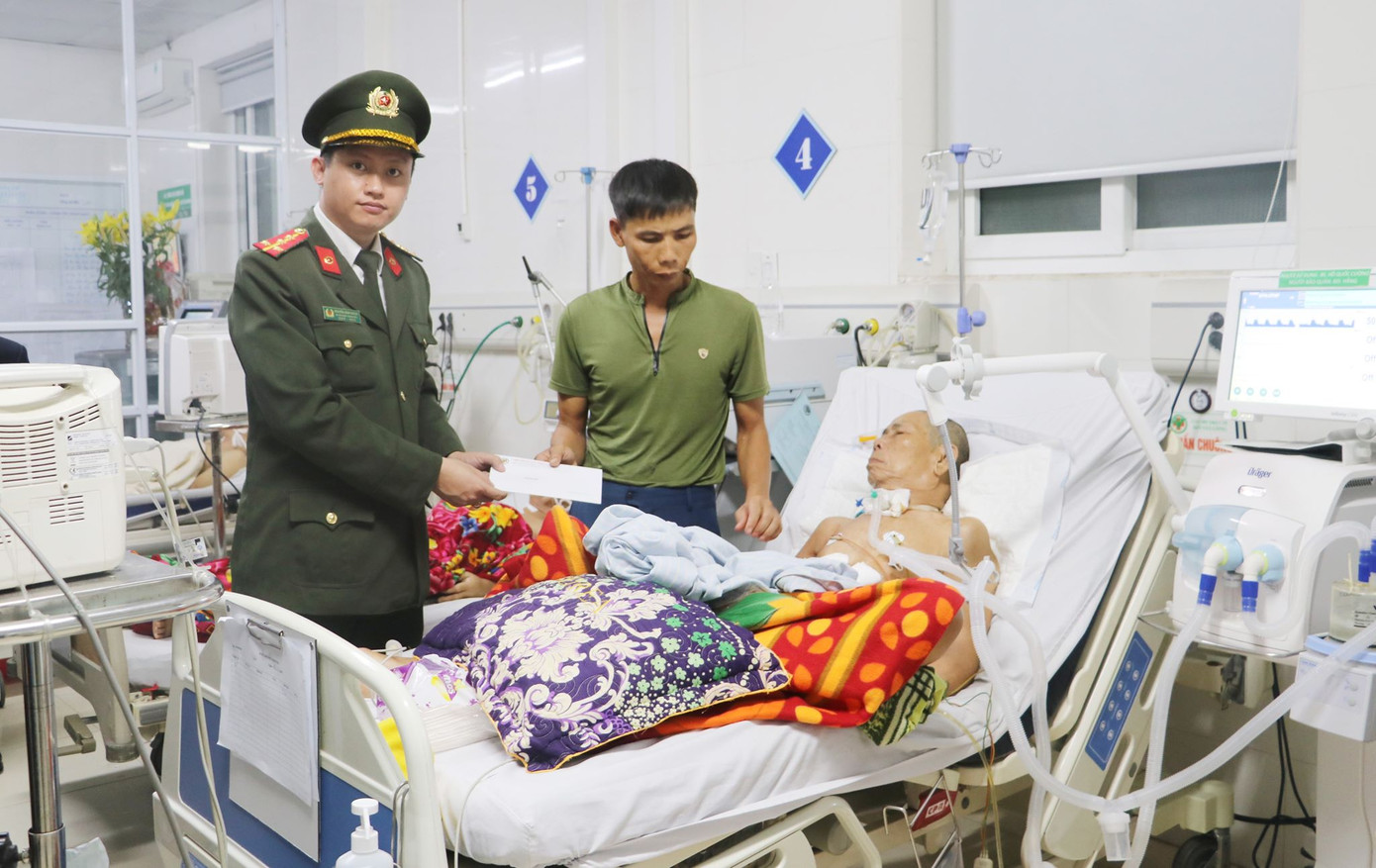 Cả nước đón Giao thừa Canh Tý 2020 ảnh 29