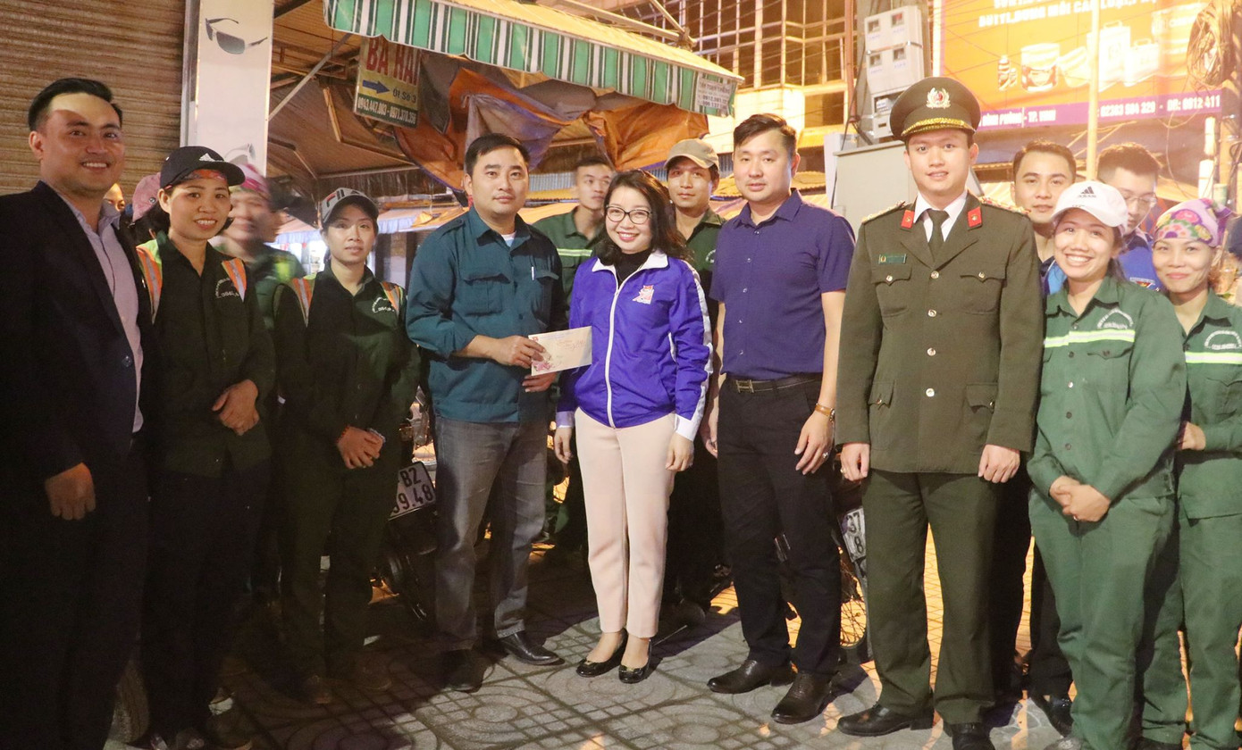 Cả nước đón Giao thừa Canh Tý 2020 ảnh 31