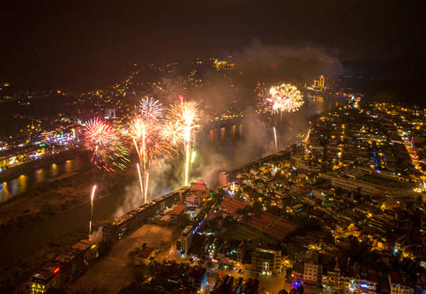 Cả nước đón Giao thừa Canh Tý 2020 ảnh 19