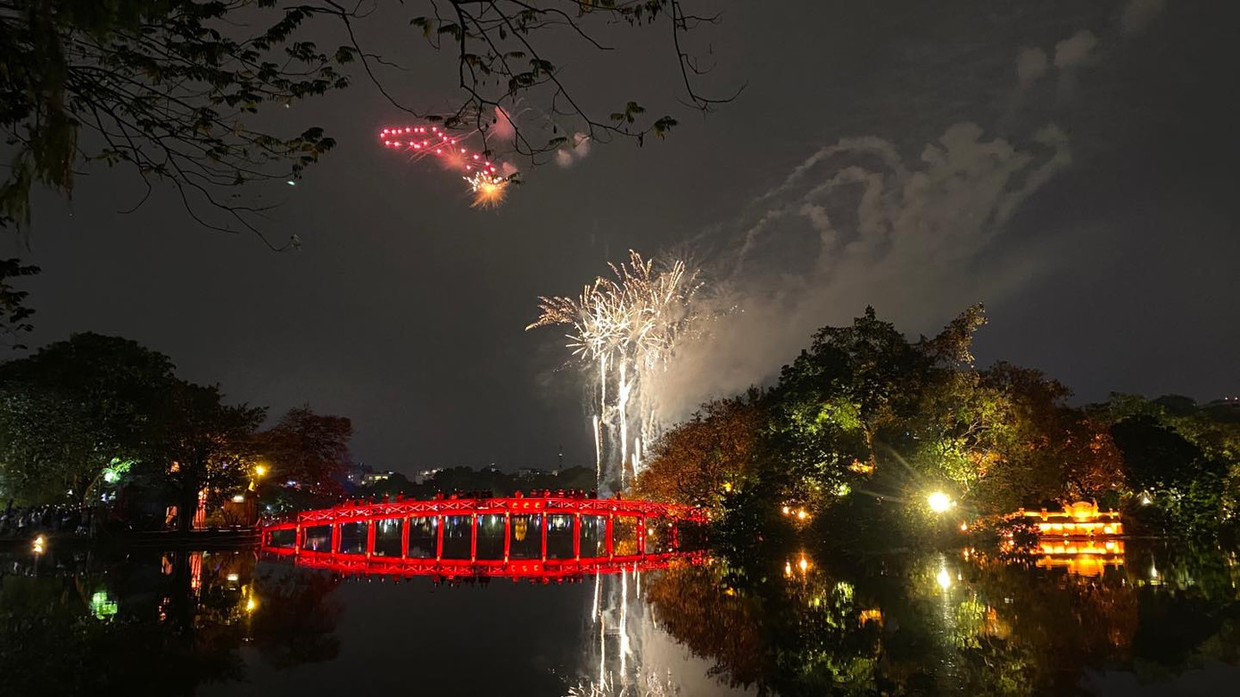 Cả nước đón Giao thừa Canh Tý 2020 ảnh 12