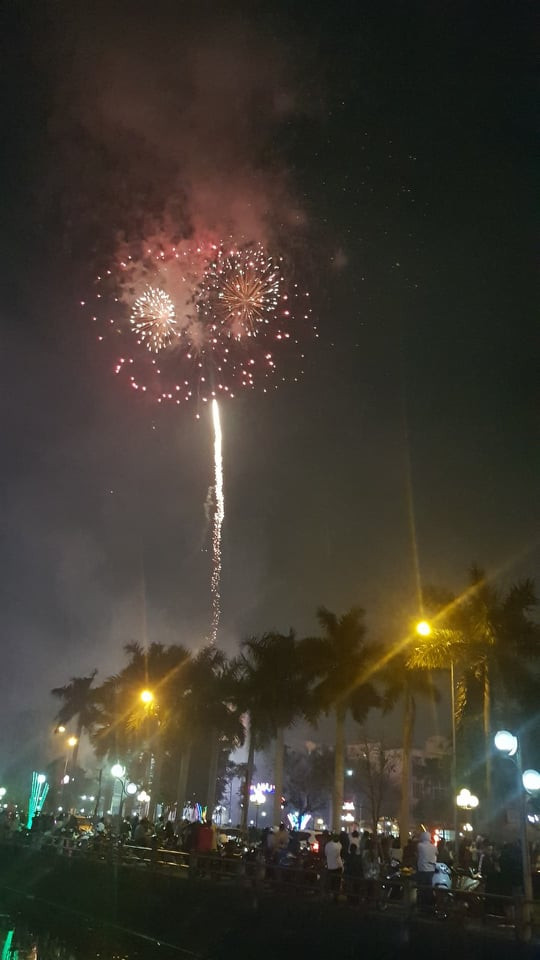 Cả nước đón Giao thừa Canh Tý 2020 ảnh 18