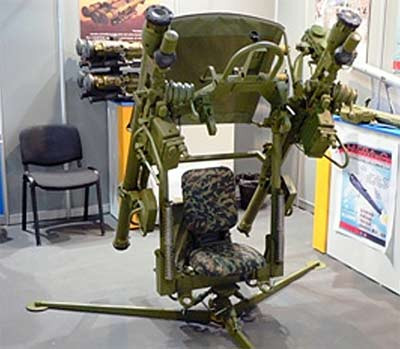 Hoặc được gắn trên tổ hợp phóng có điều khiển với các Modul "Streles". Hoặc được gắn trên tổ hợp phóng có điều khiển với các Modul