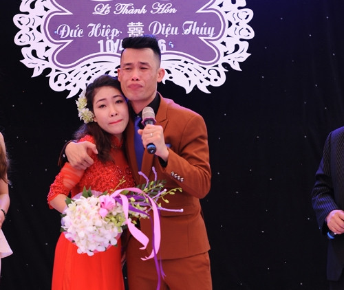 BẢN TIN Giải trí: Kristen Bell tát phóng viên; Hiệp Gà hứa lấy vợ lần cuối ảnh 2