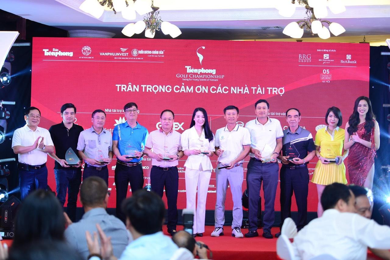 Golfer trẻ Anh Minh giành best gross với kỷ lục mới ảnh 10 Golfer trẻ Anh Minh giành best gross với kỷ lục mới ảnh 10
