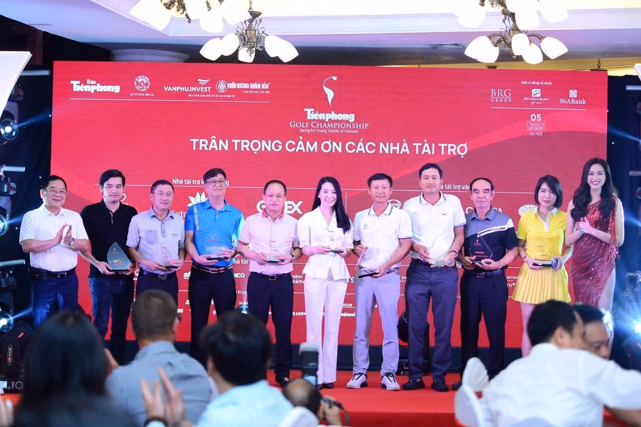 Golfer trẻ Anh Minh giành best gross với kỷ lục mới ảnh 10