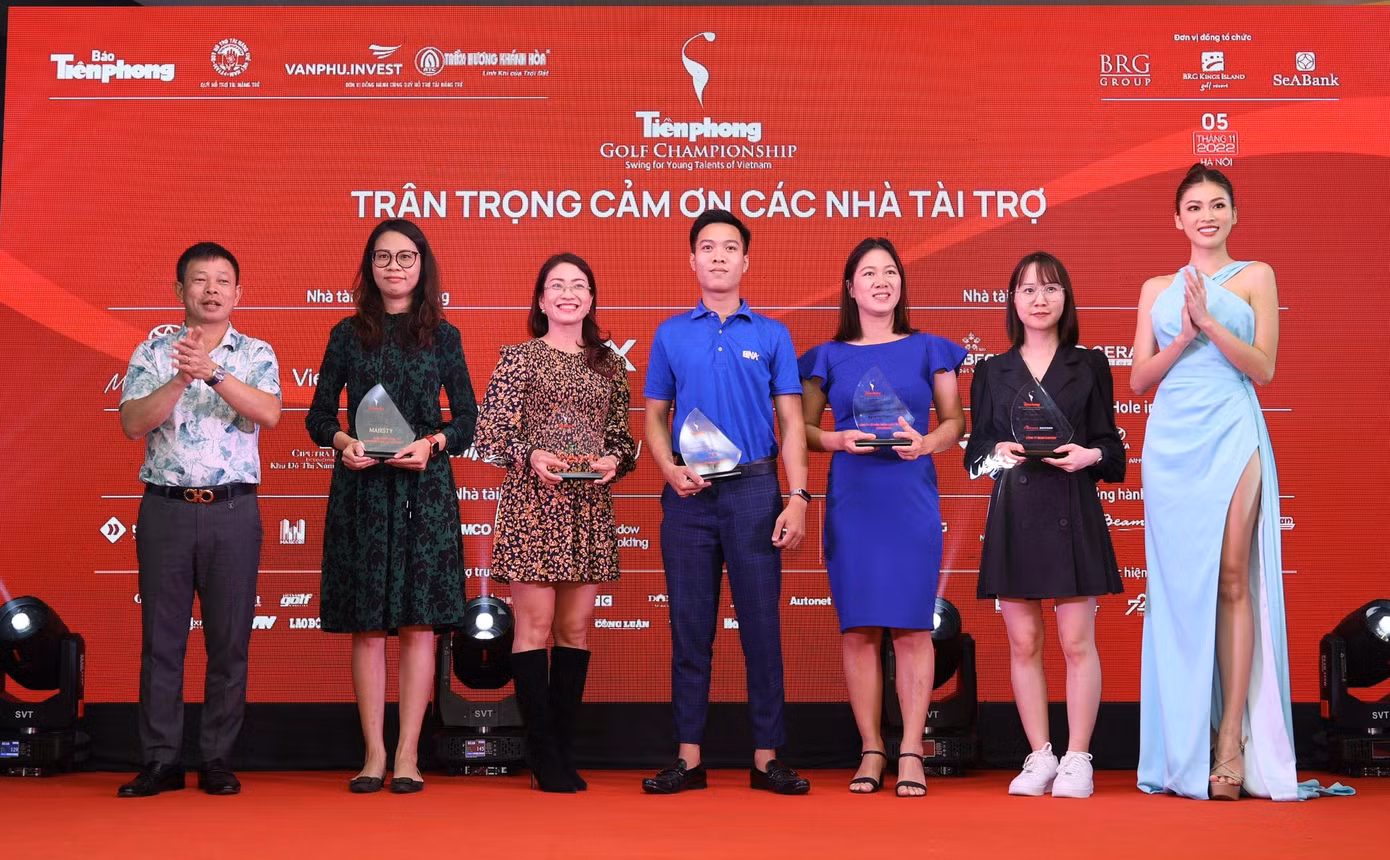 Golfer trẻ Anh Minh giành best gross với kỷ lục mới ảnh 11