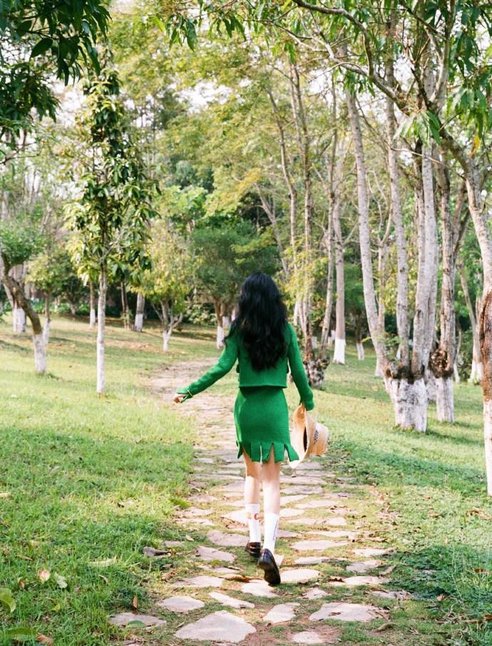 Mặc dù thông báo ly hôn nói rõ nguyên nhân chia tay là tình cảm phai nhạt vì lịch trình làm việc khác biệt, nhiều người vẫn "bán tín bán nghi" về nguyên nhân thực sự. Nhiều tin đồn xung quanh cuộc ly hôn ồn ào showbiz Hoa ngữ này liên tục xuất hiện. Mặc dù thông báo ly hôn nói rõ nguyên nhân chia tay là tình cảm phai nhạt vì lịch trình làm việc khác biệt, nhiều người vẫn "bán tín bán nghi" về nguyên nhân thực sự. Nhiều tin đồn xung quanh cuộc ly hôn ồn ào showbiz Hoa ngữ này liên tục xuất hiện.