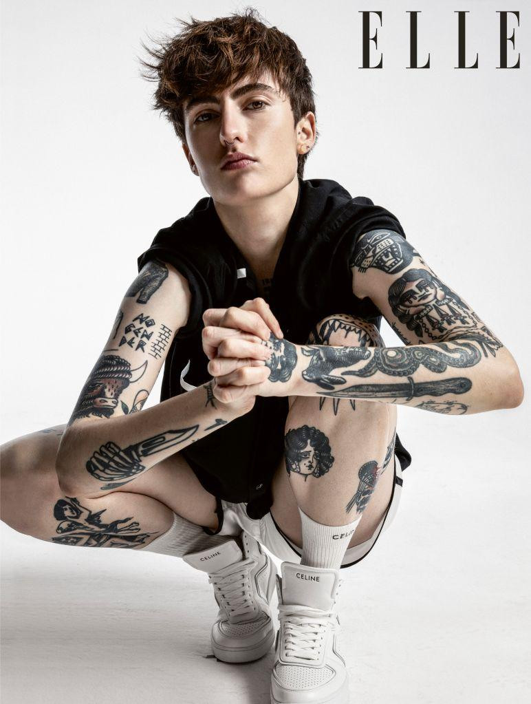 Olly cho rằng, không cơ thể nào là hoàn hảo đối với người phi nhị giới. Olly cho rằng, không cơ thể nào là hoàn hảo đối với người phi nhị giới.