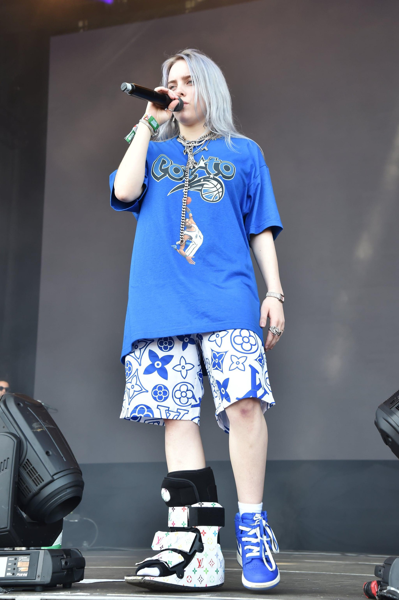 Sau nhiều năm gắn liền với hình ảnh tomboy, màn &quot;lột xác&quot; hiện tại được đánh giá là bước ngoặt mới của Billie để trưởng thành, nữ tính hơn.