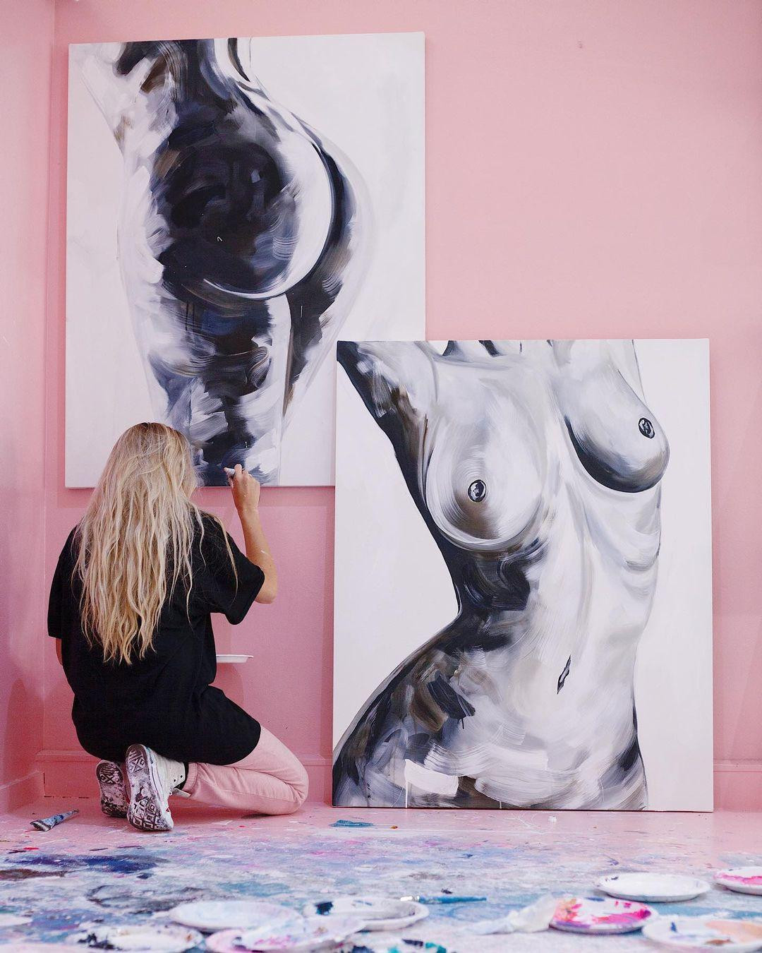 Cô quyết định từ bỏ vẽ tranh khỏa thân và bắt đầu theo đuổi mục tiêu mới.