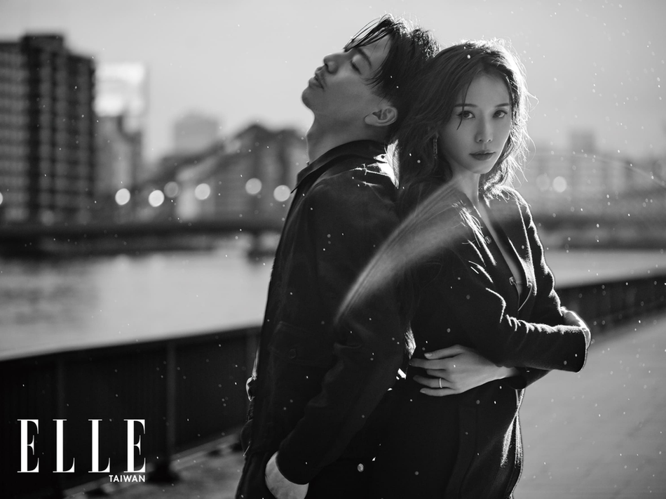 “Trái tim tôi luôn rất lãng mạn. Với tôi, mọi khoảnh khắc đều quan trọng. Mạnh dạn bày tỏ tình yêu với nhau là một điều rất lãng mạn nên tôi thường bày tỏ. Tôi sợ một ngày không còn cơ hội để nói ra. Tôi trân trọng từng khoảnh khắc khi tôi có thể bày tỏ tình yêu của mình. Lần nào cũng vậy, tôi đều cảm thấy rất lãng mạn và xúc động”, cô nói. “Trái tim tôi luôn rất lãng mạn. Với tôi, mọi khoảnh khắc đều quan trọng. Mạnh dạn bày tỏ tình yêu với nhau là một điều rất lãng mạn nên tôi thường bày tỏ. Tôi sợ một ngày không còn cơ hội để nói ra. Tôi trân trọng từng khoảnh khắc khi tôi có thể bày tỏ tình yêu của mình. Lần nào cũng vậy, tôi đều cảm thấy rất lãng mạn và xúc động”, cô nói.