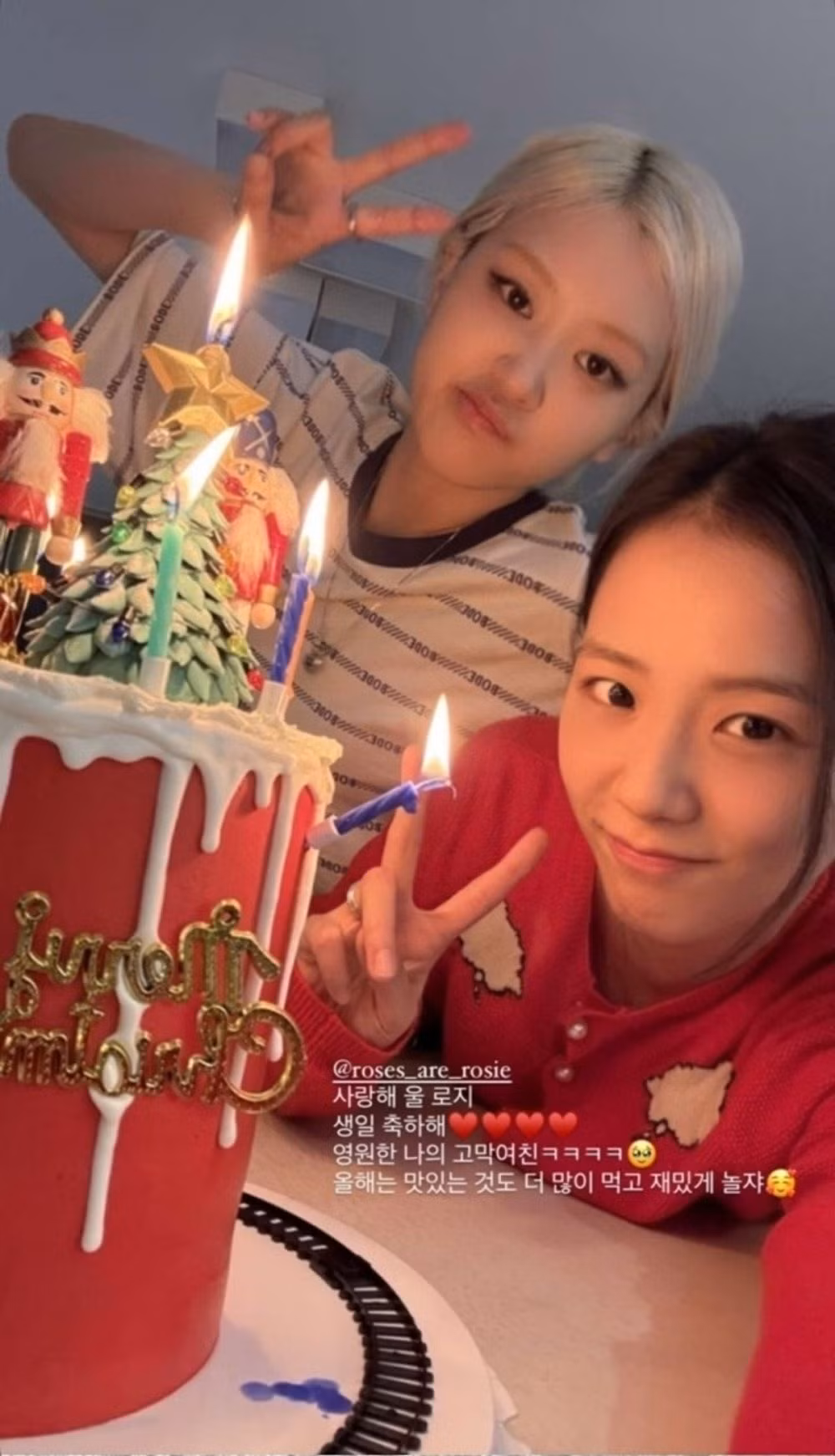 3 thành viên còn lại của BlackPink chúc mừng sinh nhật Rosé trên mạng xã hội.
