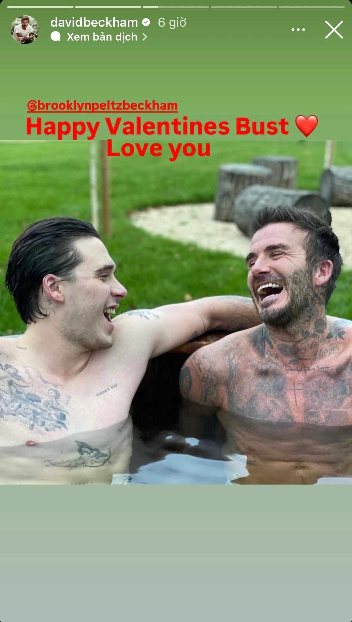 Ngoài ra, đối với David, Valentine không chỉ riêng anh và Victoria Beckham kỷ niệm, mà còn cho tất cả con chung của họ là Brooklyn, Romeo, Cruz và Harper Seven. Ngoài ra, đối với David, Valentine không chỉ riêng anh và Victoria Beckham kỷ niệm, mà còn cho tất cả con chung của họ là Brooklyn, Romeo, Cruz và Harper Seven.