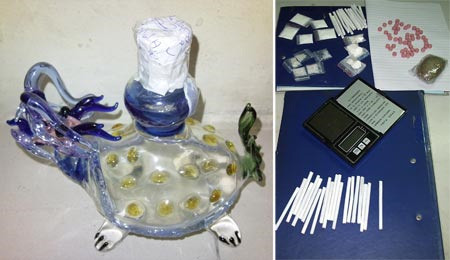 Dụng cụ "đập đá" và Các loại ma túy tổng hợp thu giữ được. Dụng cụ