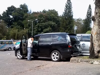 Một dân chơi chính hiệu thuê xế hộp