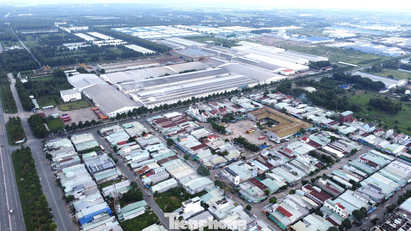 Quyết định do Chủ tịch UBND tỉnh Bình Dương Võ Văn Minh ký nêu rõ mục tiêu việc phê duyệt điều chỉnh nhiệm vụ quy hoạch là cụ thể hóa quy hoạch tỉnh Bình Dương thời kỳ 2021 – 2030, tầm nhìn đến năm 2050 đang triển khai; cụ thể hóa các định hướng phát triển kinh tế - xã hội huyện Bàu Bàng ; cụ thể hóa mục tiêu xây dựng các huyện nông thôn mới trên địa bàn tỉnh. Quyết định do Chủ tịch UBND tỉnh Bình Dương Võ Văn Minh ký nêu rõ mục tiêu việc phê duyệt điều chỉnh nhiệm vụ quy hoạch là cụ thể hóa quy hoạch tỉnh Bình Dương thời kỳ 2021 – 2030, tầm nhìn đến năm 2050 đang triển khai; cụ thể hóa các định hướng phát triển kinh tế - xã hội huyện Bàu Bàng ; cụ thể hóa mục tiêu xây dựng các huyện nông thôn mới trên địa bàn tỉnh.