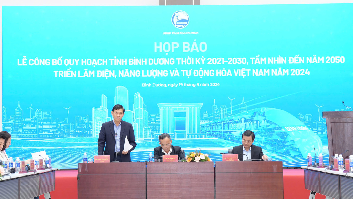 Toàn cảnh buổi họp báo. Toàn cảnh buổi họp báo.